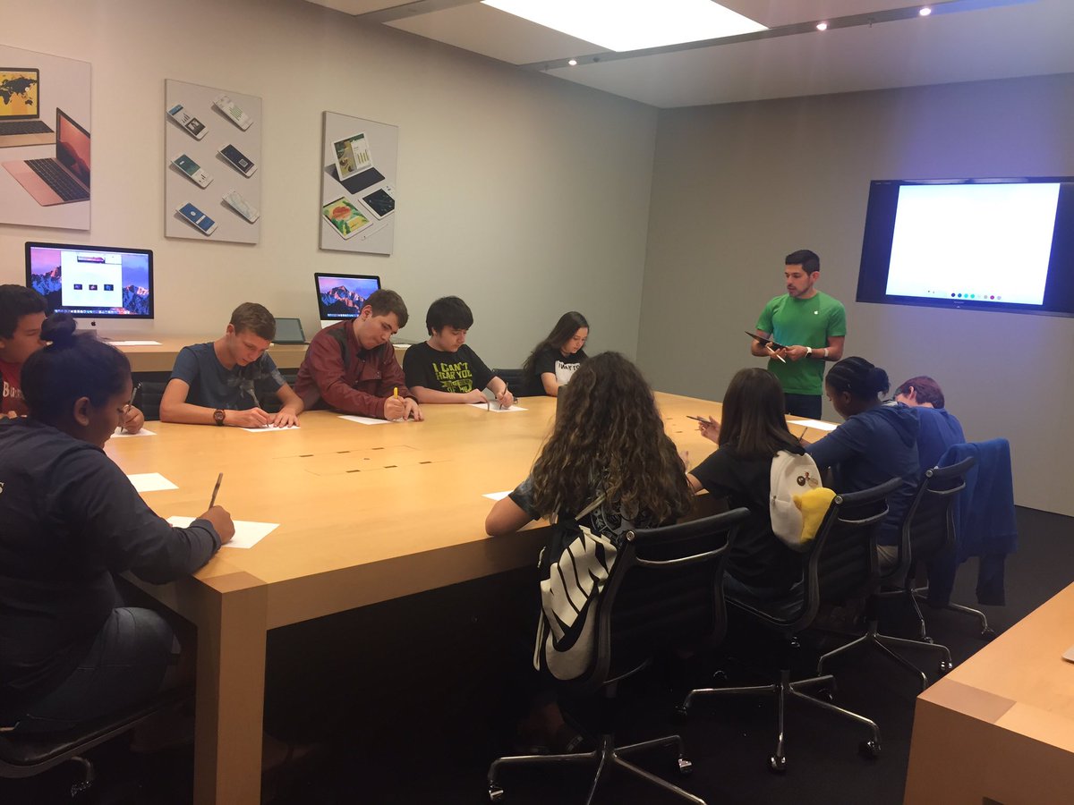 eileen_jenkin's tweet photo. CSMS Genius Squad learning a strategy for solving all tech problems #csmsriseup @CSMS_Media @danvkoch https://t.co/APkaUjbtjP