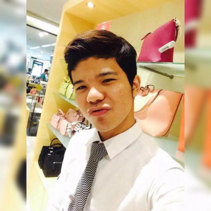 ApIt_TyPo's tweet photo. Come hangout with me > Karok jom on #BIGOLIVE https://t.co/AfBqoW8MN5 https://t.co/wKFm20JNOS