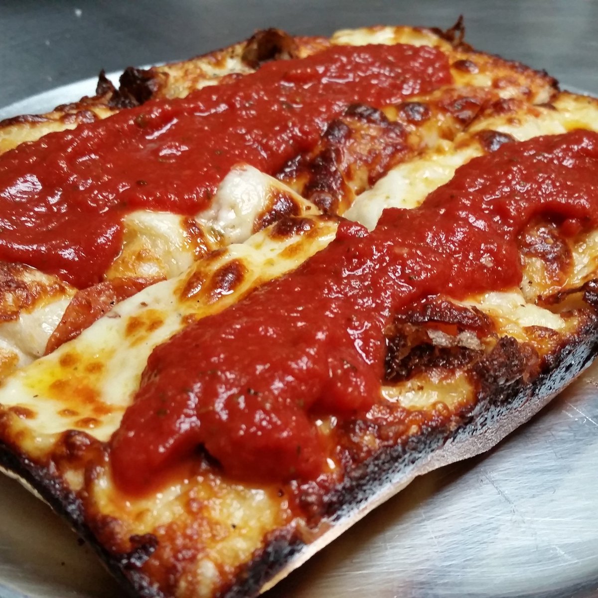 LeftysPlaceWV's tweet photo. It's Wednesday, so you know what that means......Pepperoni Pizza $6.99 All Day!
#leftysplacewv #pepperonipizza #detroitstylepizza https://t.co/JKRuX9RbSK