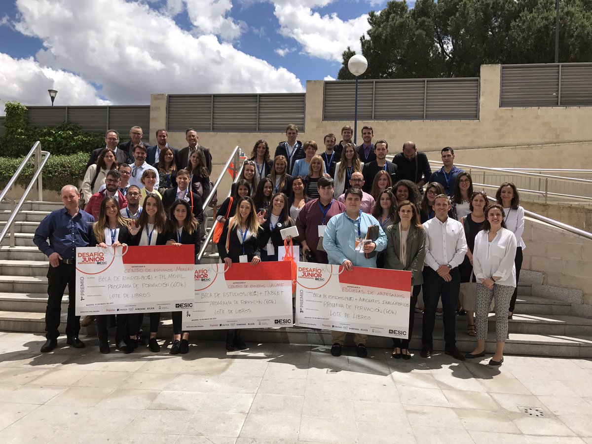 ESICValencia's tweet photo. Enhorabuena a los finalistas por haber conseguido llegar a la Final del Desafio Junior Empresarial by ESIC. @vinosViValdi de @ESICValencia https://t.co/IxeCWQEnVw