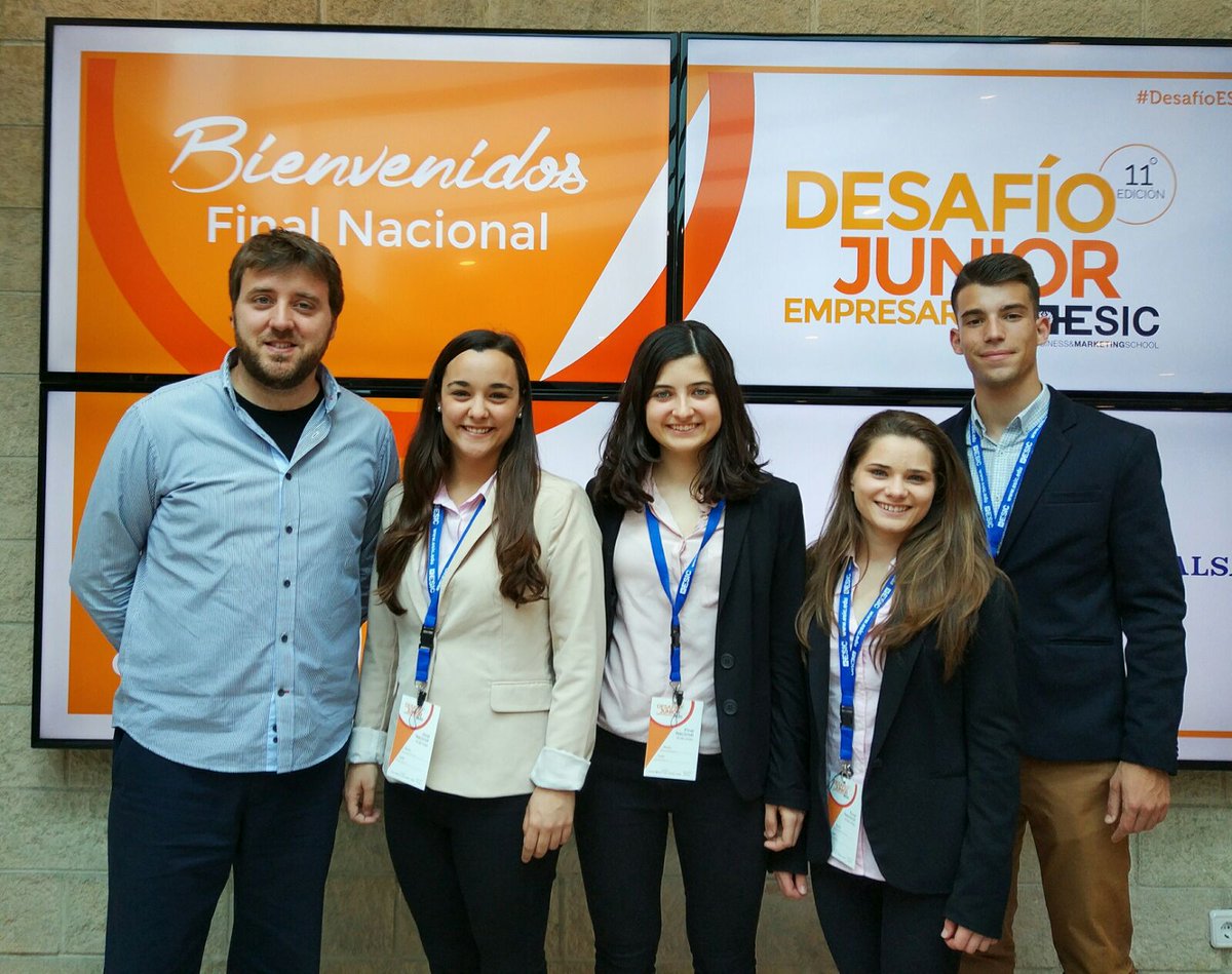 ESICValencia's tweet photo. Enhorabuena a los finalistas por haber conseguido llegar a la Final del Desafio Junior Empresarial by ESIC. @vinosViValdi de @ESICValencia https://t.co/IxeCWQEnVw
