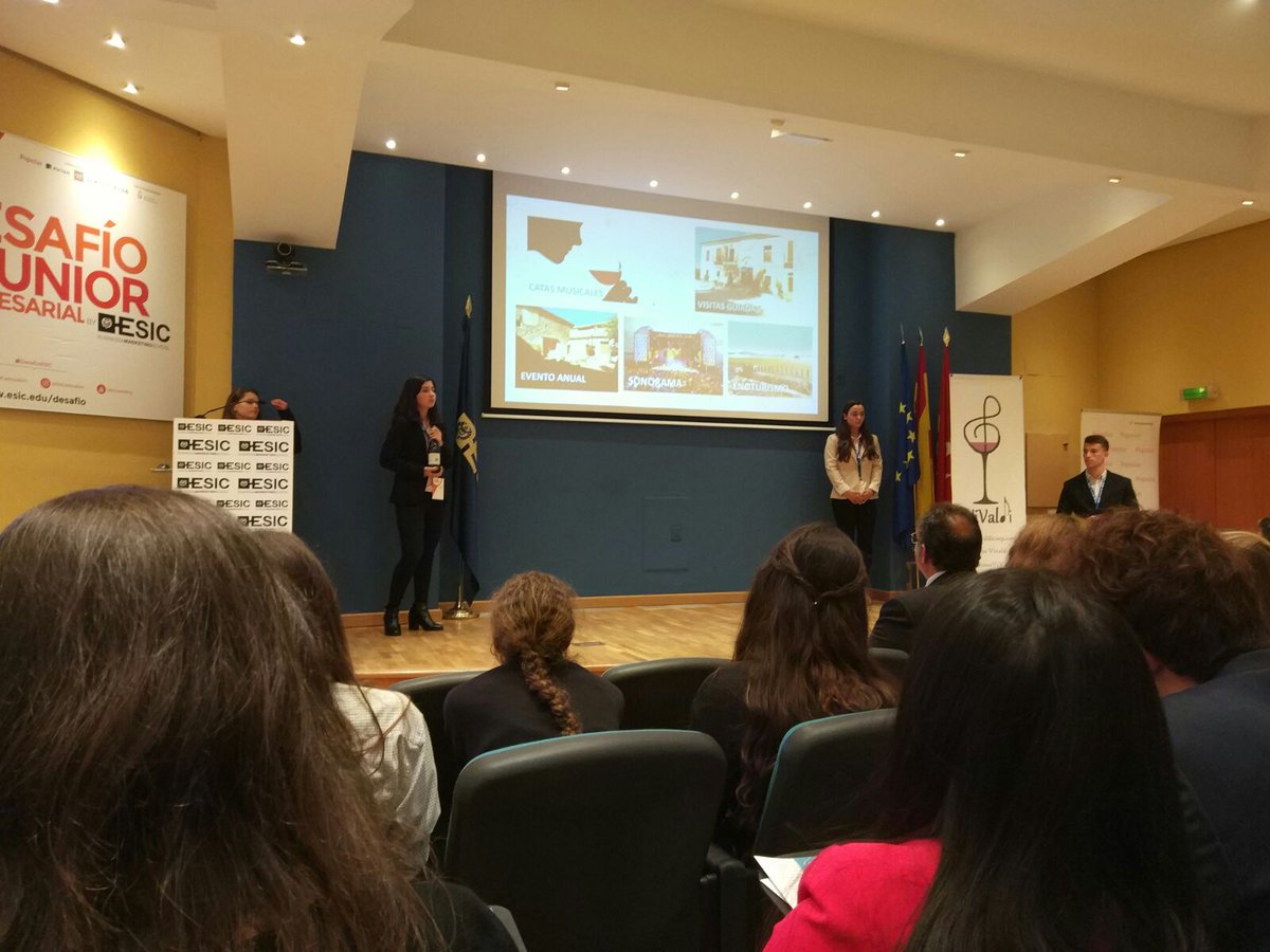 ESICValencia's tweet photo. Enhorabuena a los finalistas por haber conseguido llegar a la Final del Desafio Junior Empresarial by ESIC. @vinosViValdi de @ESICValencia https://t.co/IxeCWQEnVw