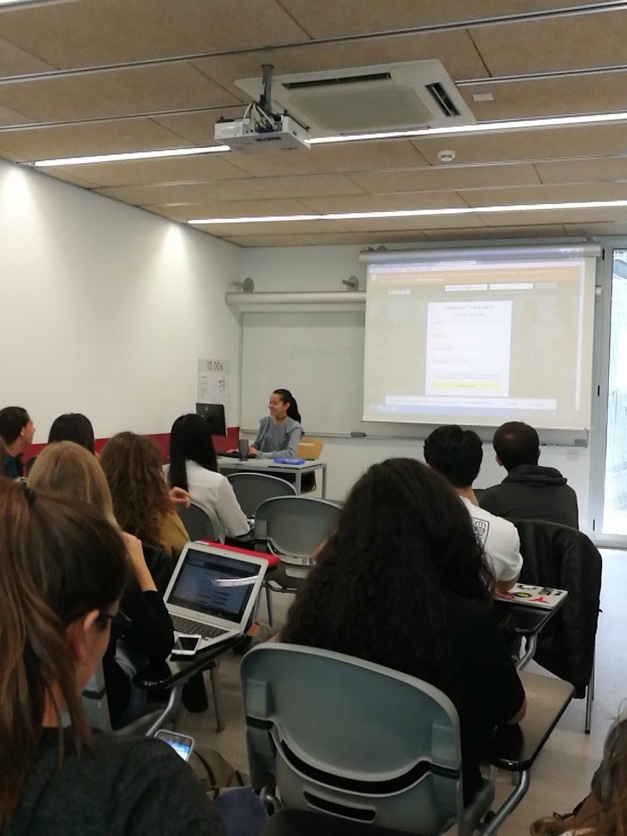 alejo695_'s tweet image. #mktdupf17 😂😂😂😂😂