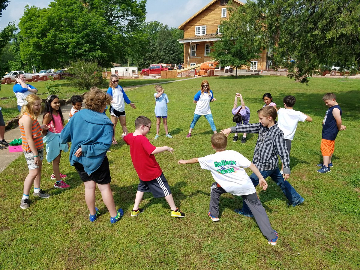 TatetigersVB's tweet photo. Outdoor classes at 4th grade camp. #tonsoffun https://t.co/Mln1oHcFIM