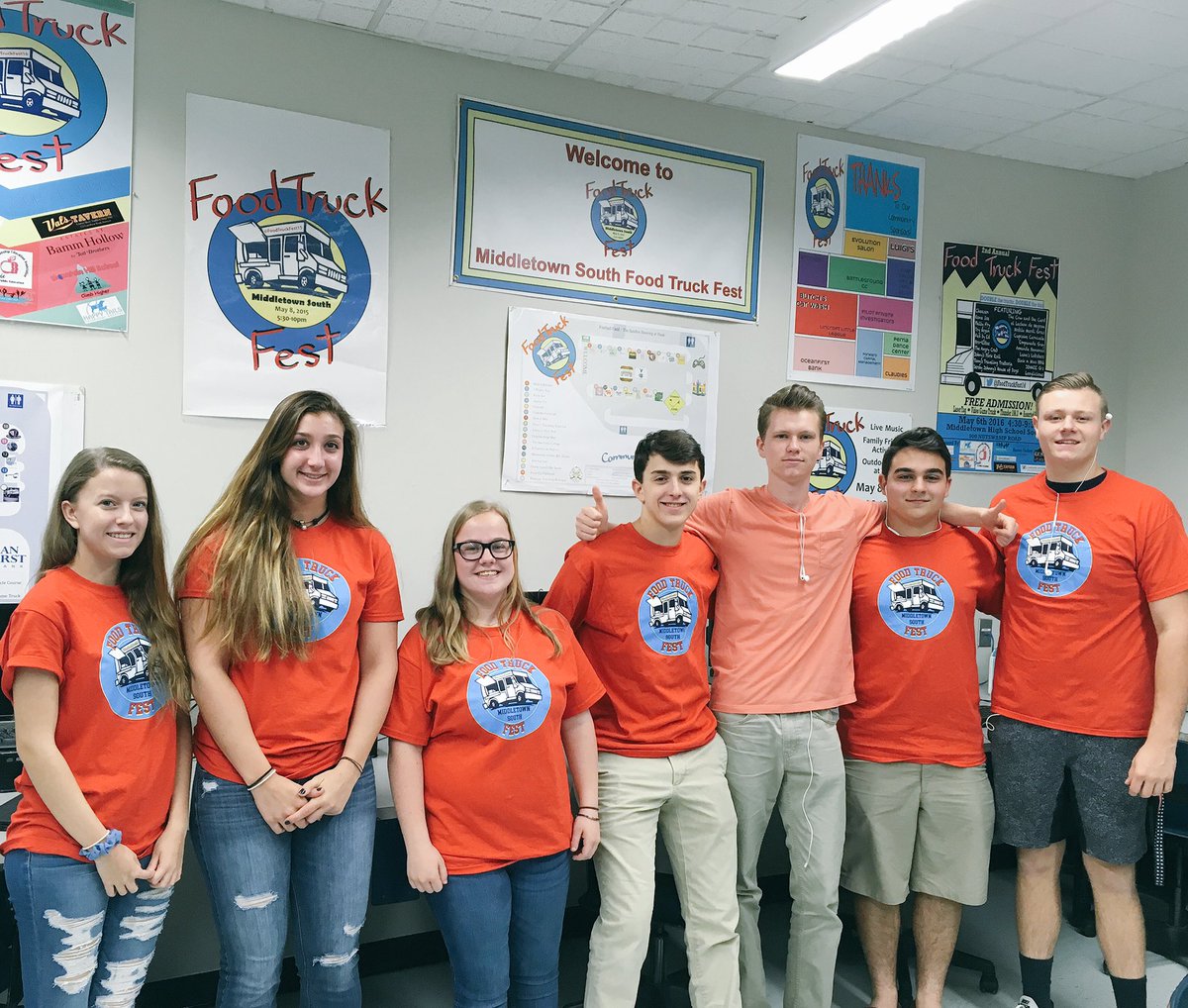 FoodTruckFest16's tweet photo. Final preparations and Sporting our Food Truck Tee's! @FoodTruckFest16 @mhssprincipal @MsLindsayFox @MiddsouthNation https://t.co/wIDVEAv8sI