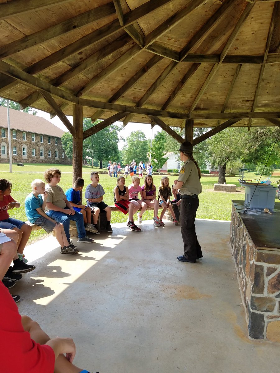 TatetigersVB's tweet photo. Outdoor classes at 4th grade camp. #tonsoffun https://t.co/Mln1oHcFIM
