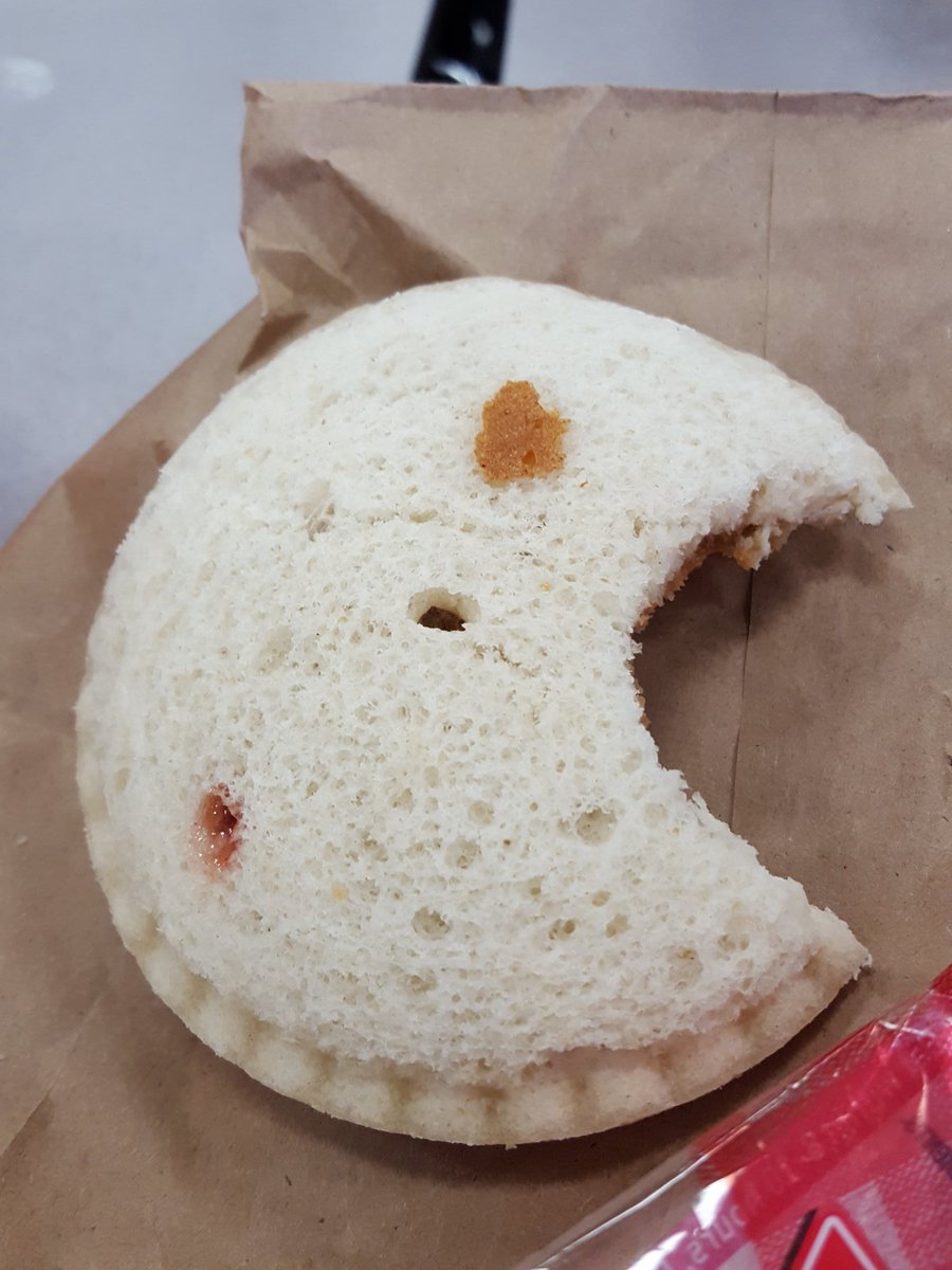 alexcondino's tweet photo. @Uncrustables Wtf is this! You may have just lost a long time customer. https://t.co/XeNMwCUnVf
