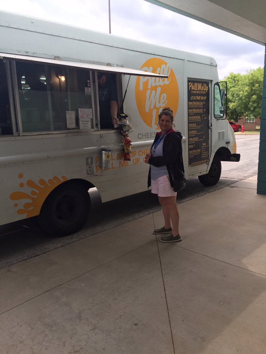 1Stormin1Norman's tweet photo. Getting the day started off right with @PhillMeUpOKC! Food truck Wednesday!! #ThisIsUs #reppinnorman #LifeAtATT https://t.co/VWJDbeLsTd