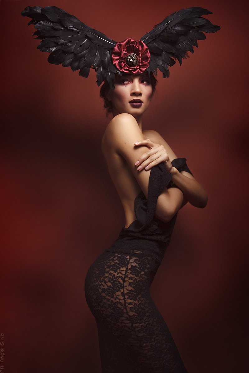 carozentenoo's tweet photo. •Ph: @ojotestigo •Makeup&amp;casquete: @natabarale •Dress: @roschmidtrs 💖💞 https://t.co/K5LCBtBygI