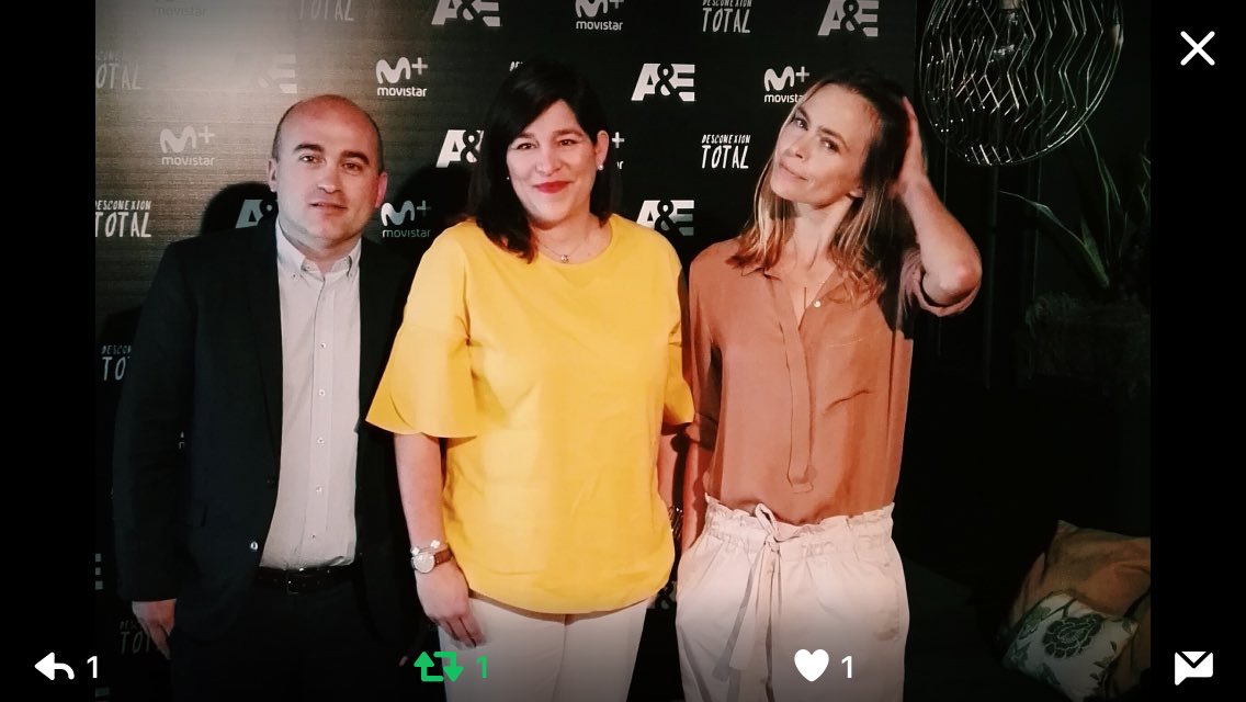 CarolinaGodayol's tweet photo. Millones de gracias @vblume y @ftobiasmoreno por acompañarnos en la presentación de hoy! Un placer para mi! Desconexión total! @aetves https://t.co/4mwYCG2ah6