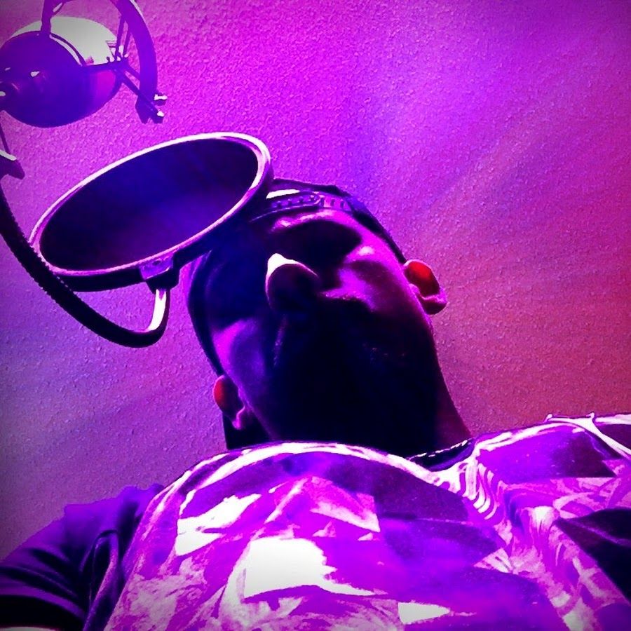 DopeSoundStudio's tweet photo. DER Dope Sound Künstler: FONIE. 
#underrated #wirkommen #abolohntsich

https://t.co/rXzznwotik https://t.co/fgU6sttTF8