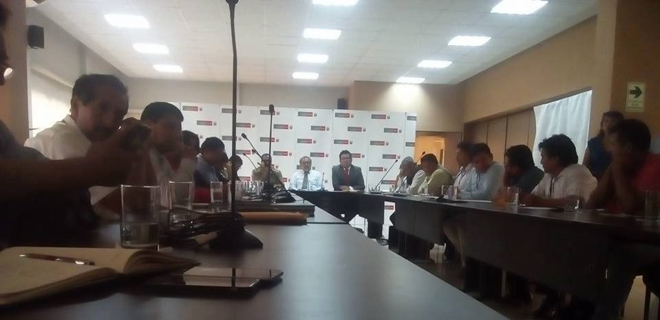 juninaldia's tweet photo. “Saca a los policias corruptos” manifesto alcalde Coviriali al Ministro del Interior https://t.co/90hSAdMCm9 https://t.co/1Yg5aLNTOR