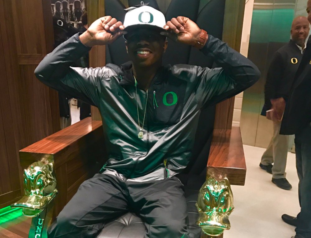 RandyL_Charlton's tweet photo. Beyond Blessed to have received an offer from Oregon University 🐥
#QuackAttack18
@Ridgepride_21@Corey_Bender @RyanBartow @Rivals @247Sports https://t.co/dQ34FF7a2f