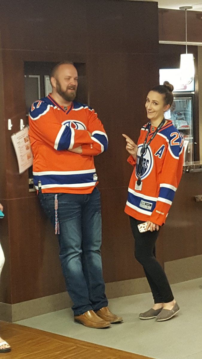 StanFish17's tweet photo. #OilersFever @EdmontonOilers @SMHG https://t.co/bjZtG7UgJV