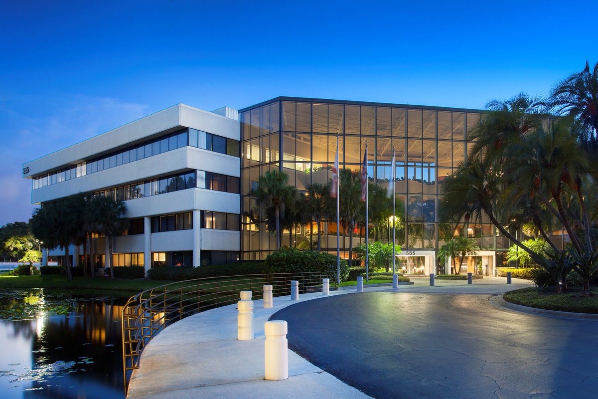 TowerCRE's tweet photo. New ownership + lobby renovations coming soon. #555Winderley #OfficeForLease #MoveInReadySuites #Availabilities 
https://t.co/nN3E19i4Ib https://t.co/blNc22Pdcv