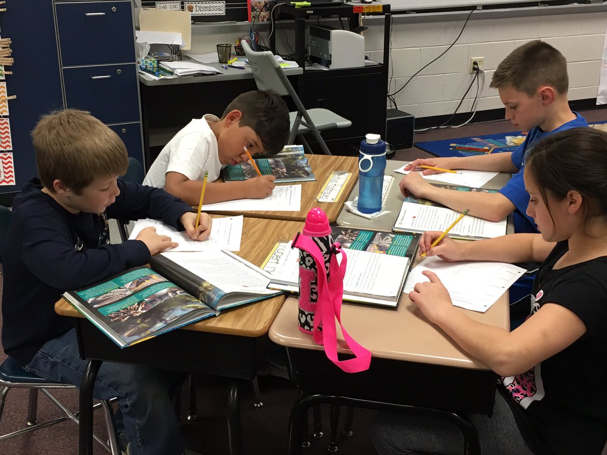 SharpInRm511's tweet photo. Our scientists are comparing solutions to increase the number of salmon on the Columbia River #NGSS @DemicheleErica @DIS_VP https://t.co/Pb7tkMxIu9