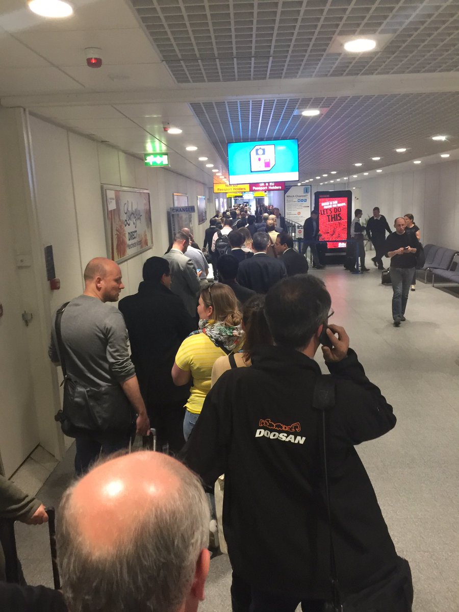 jamiegib's tweet image. Shame on you @manairport shocking queue at passport control