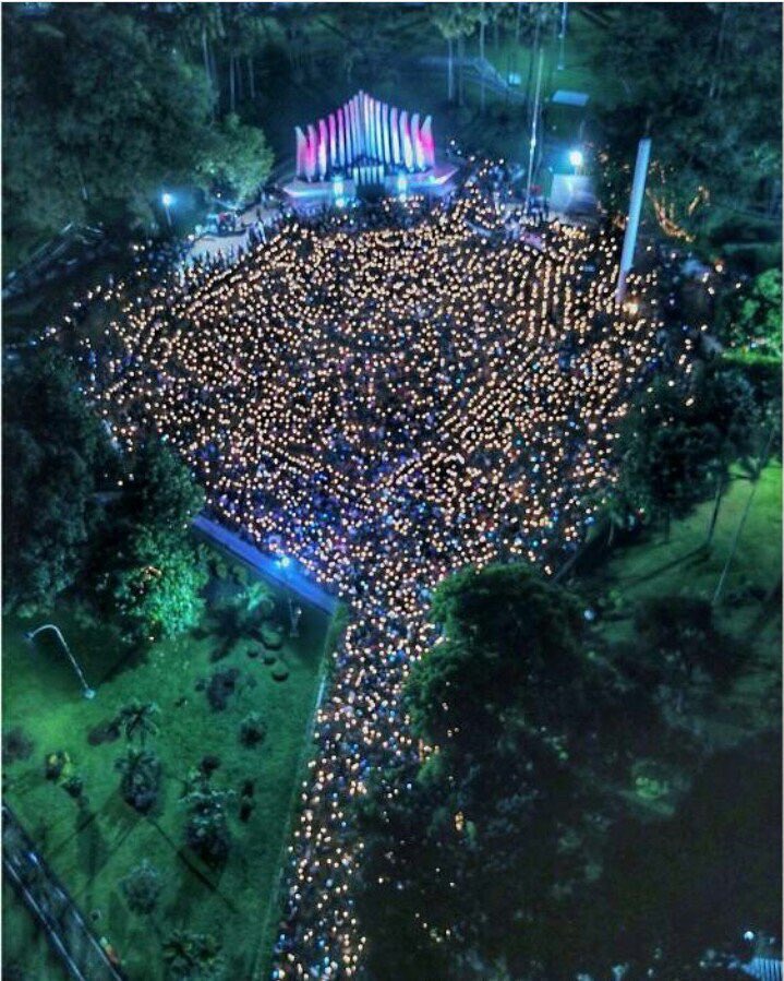 Beautiful picture of vigil for Ahok tonight at Tugu Proklamasi, Jakarta. "Candle Revolution" #IndonesiaBerkabung #Justice4AHok
