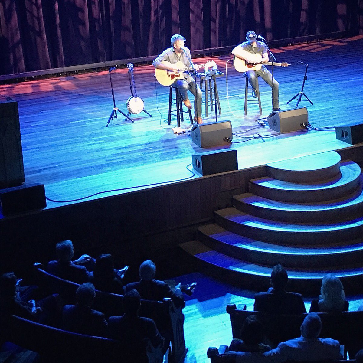 .@wensongs & @kelleylovelace giving a top songwriter experience for @AISTech on @TheRyman stage last evening. Great show! #aistech2017