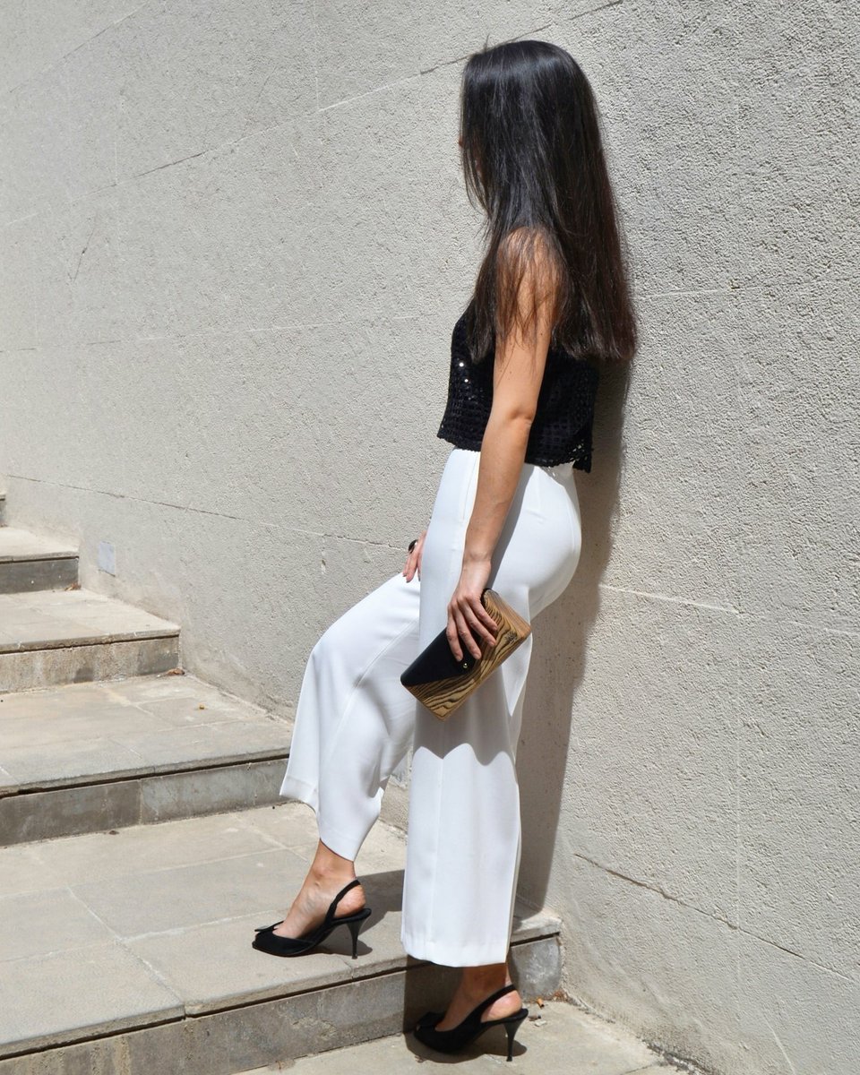 mirrorof_style's tweet photo. New post on the blog! 👏👏😘😘
✨https://t.co/U3i5hlcgkt✨ 

#blogger #ootd #streetstyle #influencer https://t.co/aJUqCqqXBC