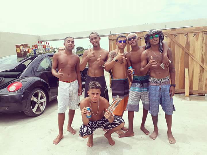 2dBarreto's tweet photo. As vezes fico daqui lembrando o meu carnaval só doideira 😂😂 https://t.co/aoOgjHmsXE