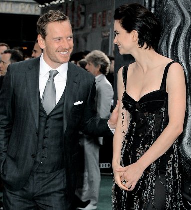 michaelfassbth's tweet photo. วอลเตอร์กับแดนนี่｜ Katherine Waterston and Michael Fassbender at Alien: Covenant London premiere, 4th May 2017  #AlienCovenant https://t.co/SxSrgkmAR9