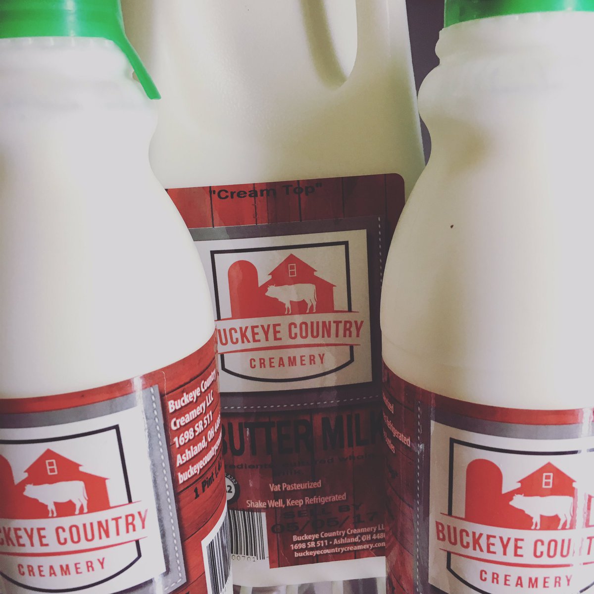 harvest_mtv's tweet photo. @BCCreamery #KnowYourFarmers #shoplocal #A2A2 #NonHomogenized #SupportLocalFarmers #Buttermilk #LocalTastesBetter https://t.co/LLKd4YTjV2