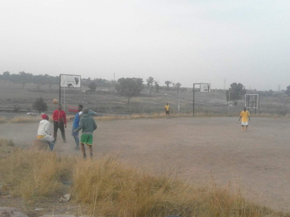 Okiibi's tweet image. #breakingsweat #flexingthemlegs  #rakgabolo #theboysaredoingIT #searchingforSponsor #NOnyaope