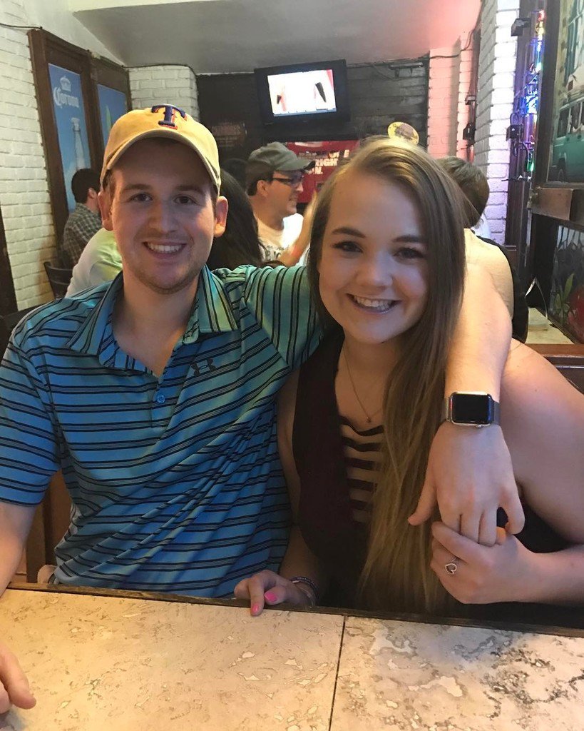 karolynkoons's tweet photo. Always a great time traveling with this sweet guy💞😊 https://t.co/I0R5yEDnhv https://t.co/yWzm7LSXZZ