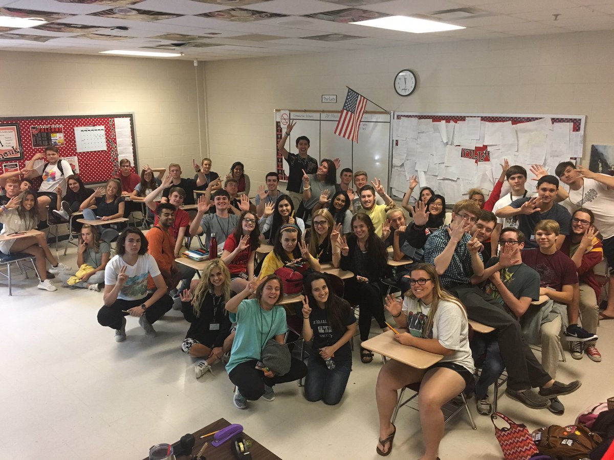 CoachScali's tweet photo. And they're off!! #innauguralclass #apmacro2017 #club220 https://t.co/cLPIzIMvHs