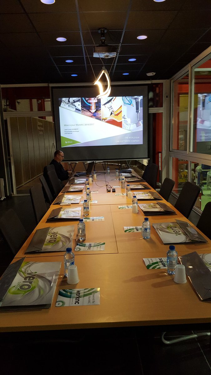 mayet_sa's tweet photo. J-1@worknc #FAO séminaire 2017 avec #didelonmachinesoutils @fraisa_usa #EbaucheWaveform #Advancedtoolform #productivité #perfectfinishing https://t.co/7uSLWwQ4GK