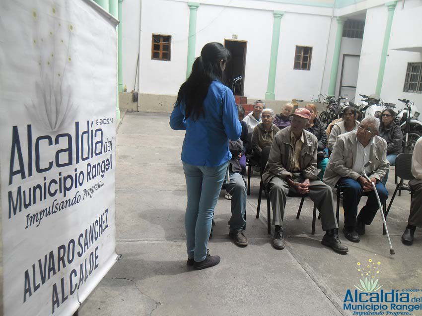 AlcaldiaRangel's tweet photo. #10May Mediante Dircc Participación Comunitaria entregamos carnets de pasaje preferencial a nuetros abuelos y personas con discapacidad! https://t.co/uOMa1WGcft
