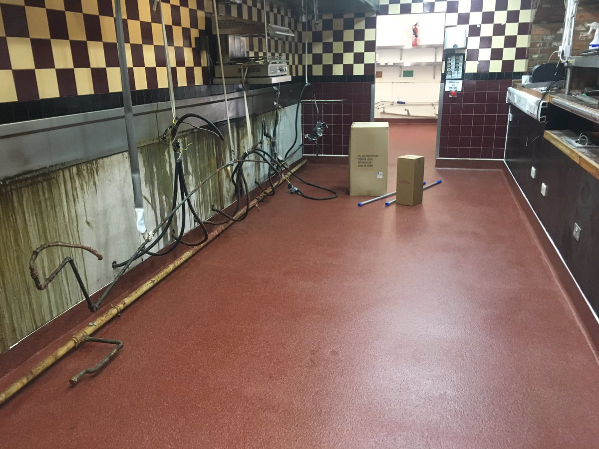 Cws_flooringltd's tweet photo. @frankienbennys #StocktonOnTees @Cws_flooringltd @NatFlooring @Degafloor #before/after #resin #resinflooring #mma #acrylic #kitchen #floors https://t.co/vzgGMYUdvx