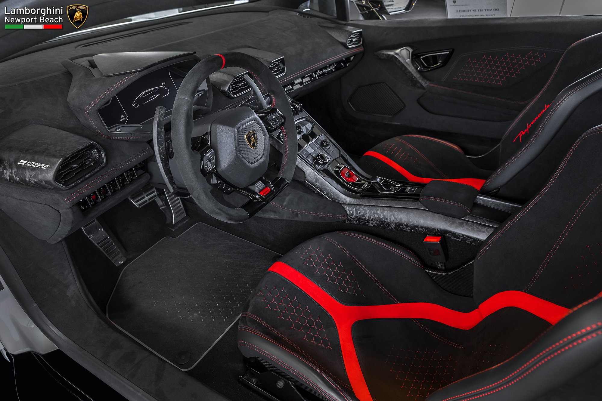 Lamborghini Aventador 2021 салон