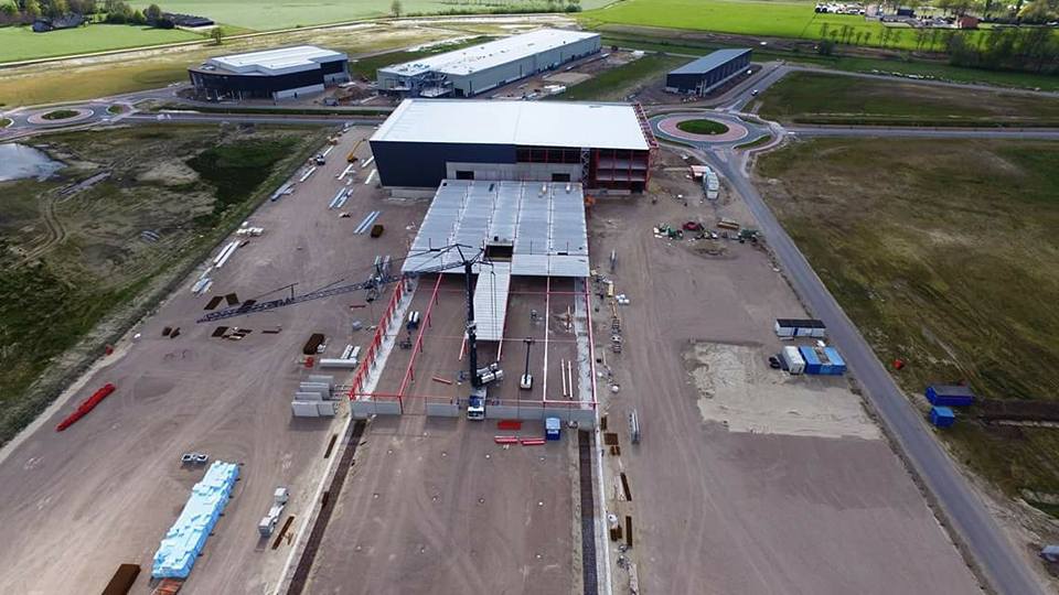 BINCXNL's tweet photo. Hierbij enkele foto's van de voortgang bij v. Reenen transport in #Barneveld. De #crossdocks krijgen ook vorm. https://t.co/GsxA7x7hGz