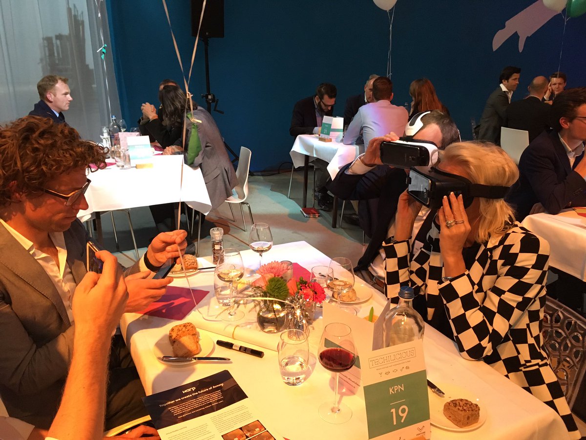 pepdu's tweet image. Balloons are popping and first deals are being made! @WarpVR and @KPN! TECHILICIOUS @YESDelft #startup
