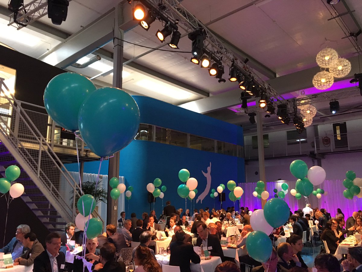 pepdu's tweet image. Balloons are popping and first deals are being made! @WarpVR and @KPN! TECHILICIOUS @YESDelft #startup