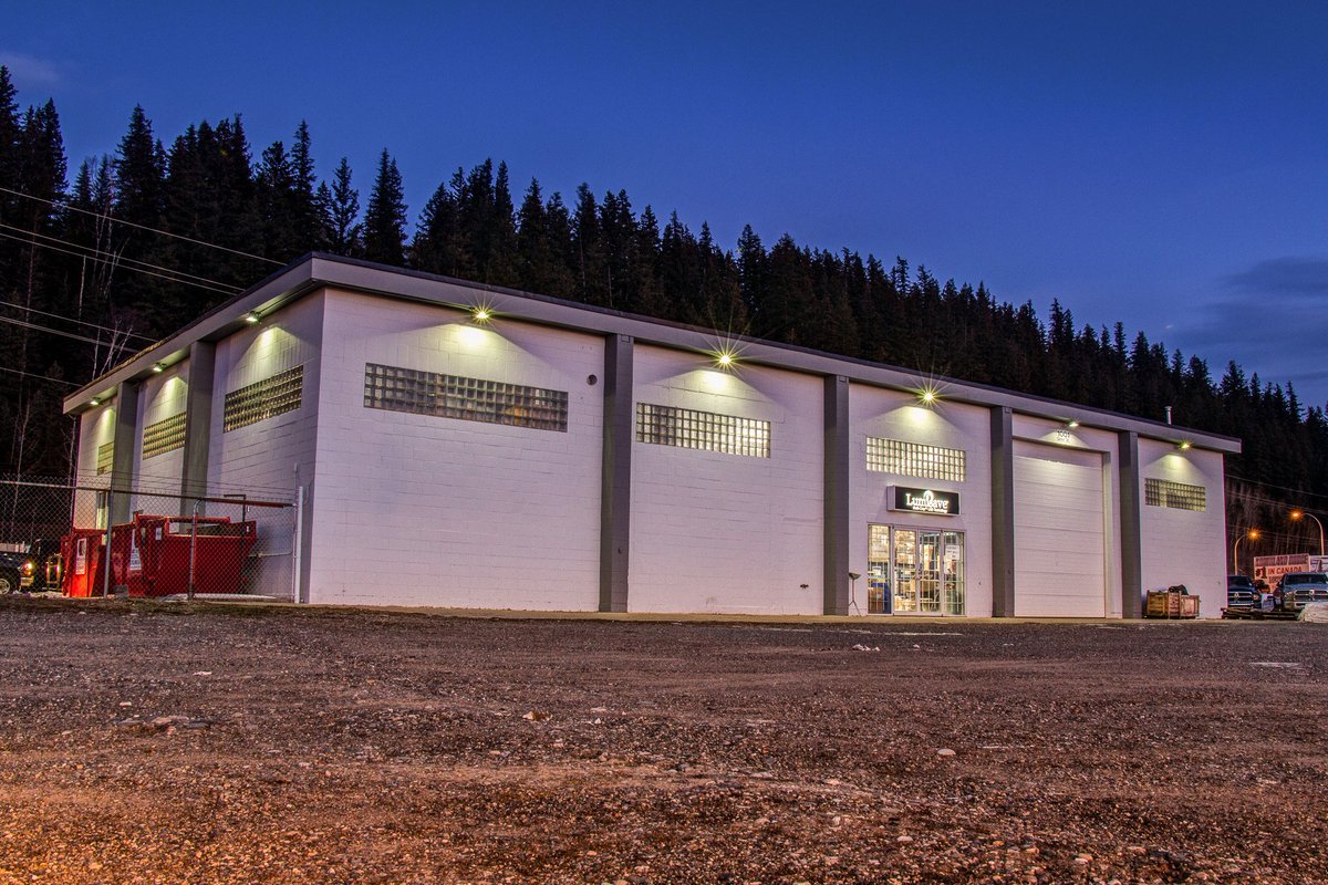 SonicElectric1's tweet photo. Sharing knowledge on our latest #LightingProject using @WESTGATE1234's #LEDFloodLights.
Read: https://t.co/6hWM1r5EA0 #SoCalElectric https://t.co/7h3kFO65oU