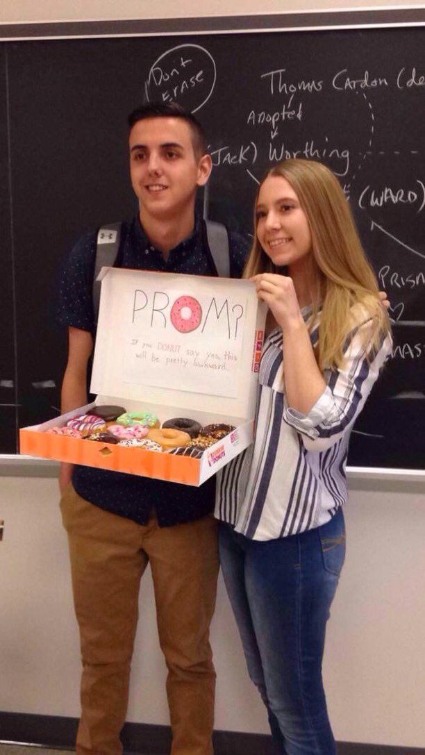 SAHSPromposals's tweet photo. Donuts!🍩🍩🍩 Dan Cardone &amp; Hannah Gotwals! https://t.co/YflyGx6Cs5