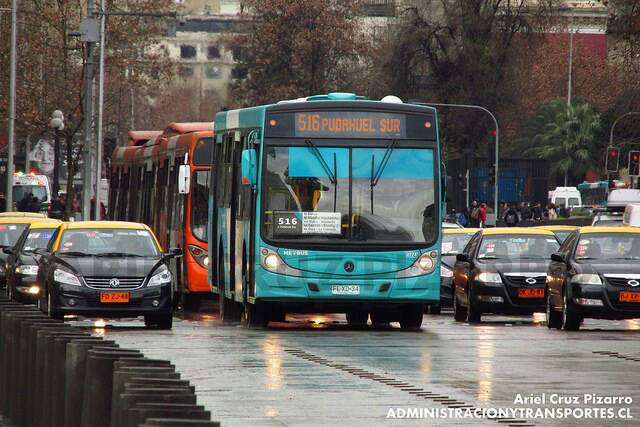 nvactapersonal's tweet photo. En dias de lluvia, los buses @Transantiago andan a baja velocidad, por tu seguridad. Toma precauciones y planifica tu viaje. #STPMet https://t.co/DtkTGEY3T2