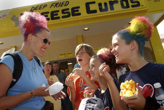 StarTribune's tweet photo. Ousted cheese curd stand turns up heat against State Fair https://t.co/FrAMexXQkY https://t.co/MzpgjUiWJt