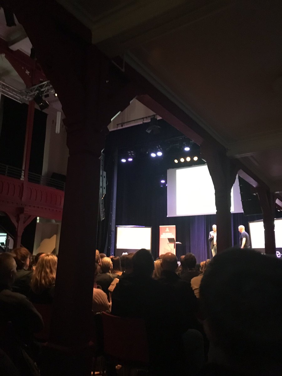 j_botnen's tweet photo. Teachmeet er i gang #tmnkul17 https://t.co/skxHeLvXmM
