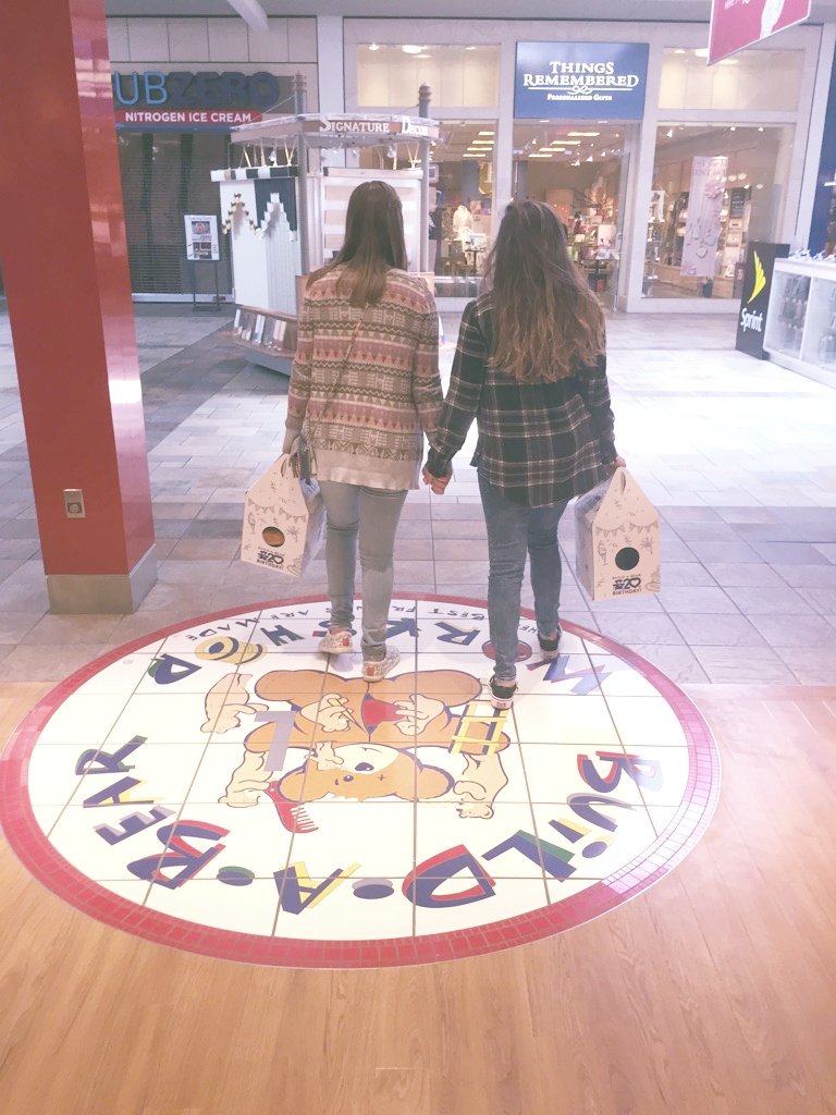 _MaDiLyNn's tweet photo. Buddy's that build-a-bear together stay together 💜🐶 #BuddyJr https://t.co/d2BoJJNmfJ