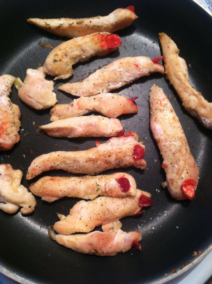 Gaming_follow's tweet photo. @GordonRamsay Hey Chef. What do you think of my home made Chicken Strips? https://t.co/cCyyindbti