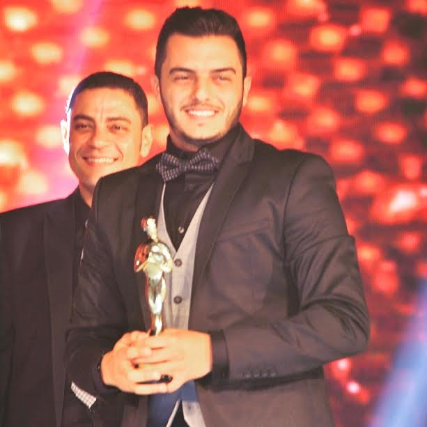 bisara7a's tweet photo. بالفيديو – رفاييل جبور يفوز بأول جائزة في مسيرته الفنية
  https://t.co/2OnO3Uj6ro
@RaphaelJabbour1 https://t.co/q5ncTM3MgG