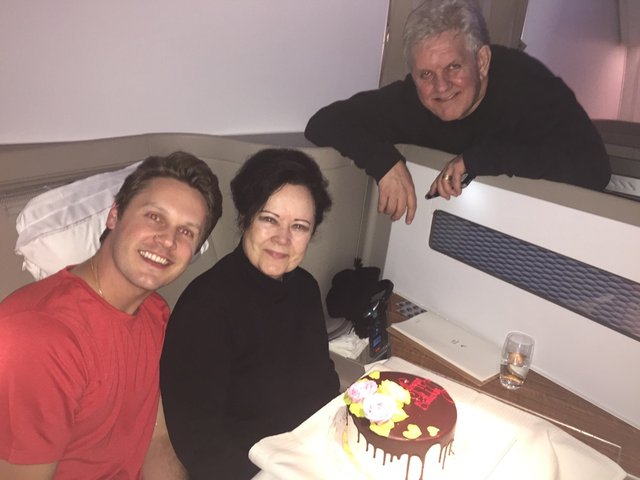 ritadsouza02's tweet photo. My experience ordering my mom’s Birthday Cake on Cathay Pacific https://t.co/ZmS7nrJ2AR https://t.co/gFp6B9XEm6