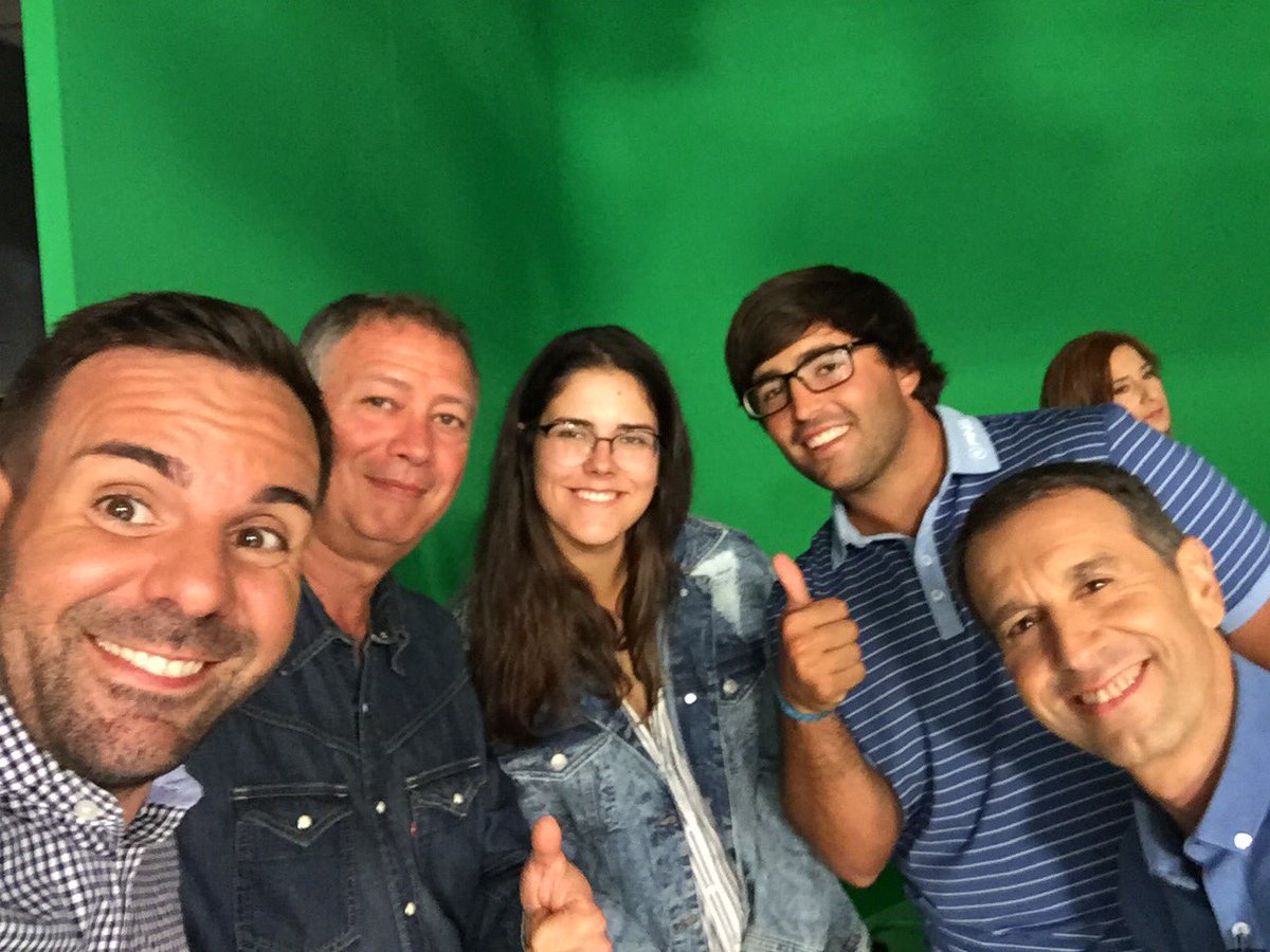 juanjequiros's tweet photo. ¡Comenzamos! @AdiaDeportes de @canalsur con @MarioGaliano95 y muchas sorpresas! @NataEscuriola @nonoruga @agamiz67 https://t.co/Qqcjp9dncQ
