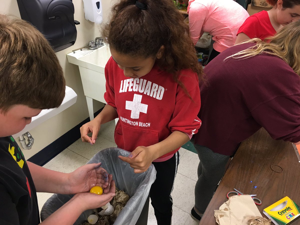 MrsNHunter's tweet photo. 6th graders making egg tempera - just like in Ancient Egypt!  @RPSKarenWestern @RalstonSchools #sometimesartismessy https://t.co/BbwZ0BCwqa