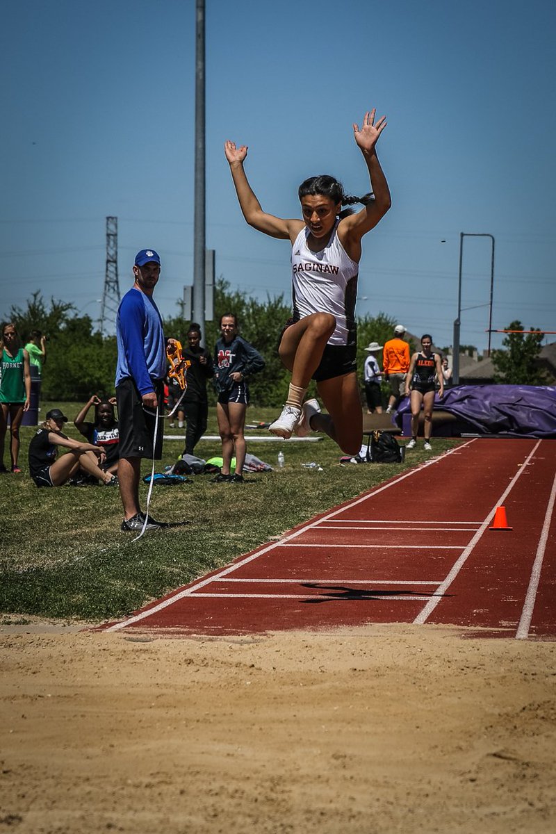 Good luck to Saginaw's Amani Lawrence, Ty'Asia Coleman and Mikeska Gill at the UIL 5A State Track and Field meet this week! #emsproud