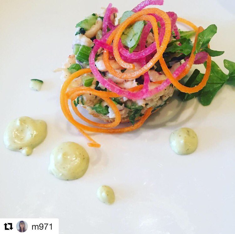 Printanier, juste ce qu'il faut! 👌🏼💛 #VieuxMontreal #438McGill #HelenaLoureiro